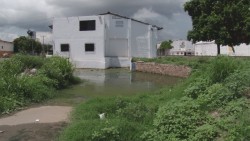 Piden vecinos de El Palmito se rediseñe obra pluvial que provoca echarcamiento