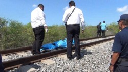 Hombre muere al caer a las vías del tren