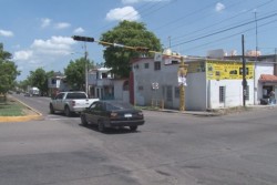 Semáforo de la Maquio y Cravioto sin funcionar, cuidado