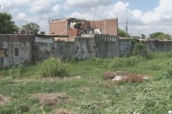 Piden limpieza de lote baldío en Real Nueva Galicia