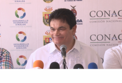 Niega reunión de 20 gobernadores y el Chapo Guzmán en Mazatlán.