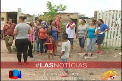 Impidieron vecinos desalojo en Providencia.