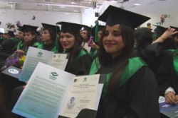Se gradúan del Conalep.