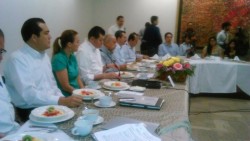 Ponen en marcha el programa de Uniformes Escolares.