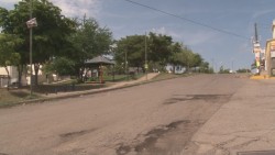 Se quejan vecinos por mal estado de las calles en fraccionamiento Villa Bonita
