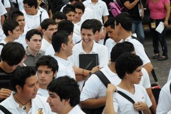 El 15 por ciento de los jóvenes egresados de universidad no ejercen su profesión