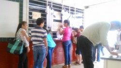Padres de familia acusan de irregularidades en el cobro de cuotas de la escuela Jesusita Neda