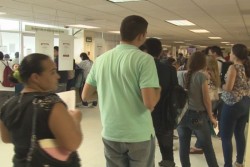 Aumenta demanda de tarjetas inteligentes, estudiantes tendrán que hacer citas vía internet