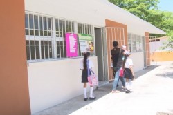 Inician planteles con aulas nuevas
