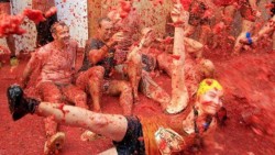 La Tomatina celebra 70 años con cifra récord de tomates
