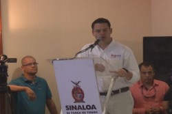 Se reúnen jóvenes emprendedores.