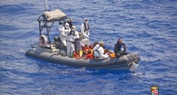 Mueren 37 migrantes en nuevo naufragio frente a Libia
