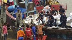 Naufraga barco con inmigrantes en Malasia; habría 14 muertos