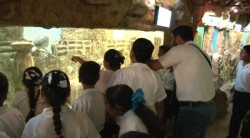Estudiantes de la Escuela Primaria "Jesús García", participan en clase comunitaria.