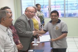 Entregan 32 titularidades a docentes de media superior.