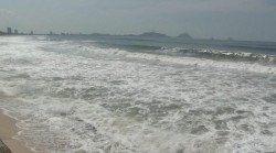 Marea de Fondo mantiene banderas rojas en playas de Mazatlán.