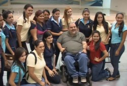 Motiva a jóvenes estudiantes, Pablo Landa, con conferencia "Tú puedes ser diferente".