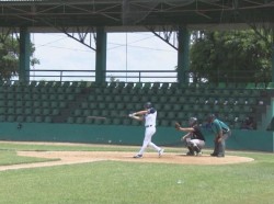Padres y JAPAC triunfan en la liga de segunda