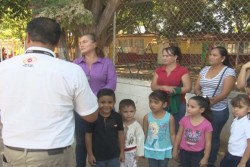 Niños no reciben clases desde hace un mes por falta de maestra en Kinder de Villa Juárez