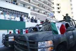 Se realiza en Mazatlán el Desfile del CCV Aniversario de la lucha de Independencia.