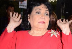 Más de 158 mil firmas para que Carmen Salinas se vaya de San Lázaro