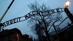 Una ex técnico de radio de Auschwitz a juicio como cómplice de 260.000 muertes