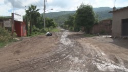 Piden al ayuntamiento de culiacán que repare calles de la colonia las coloradas