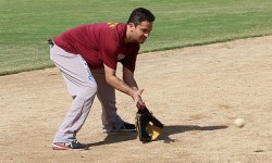 Llega Oscar Robles y regresa  Buss a los Tomateros