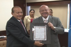 Distingue la UAS a José Ángel Pescador con el Doctorado Honoris Causa