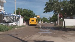 Calle Manuel Ávila Camacho llena de baches