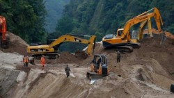 Reanudan búsqueda de cientos de desaparecidos tras alud en Guatemala