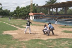 Playbol en la Liga de Beisbol Orabá-JAPAC