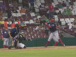 Águilas de Mexicali gana el primero a Tomateros de Culiacán 8-1