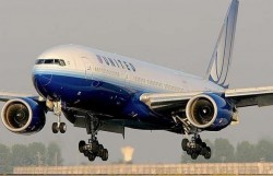 Un pasajero de United Airlines con parálisis cerebral tuvo que arrastrarse para desembarcar