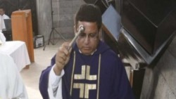 Perú da 35 años de prisión a sacerdote que abusó de niño
