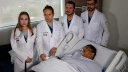 Operan con éxito al hombre más obeso del mundo en Guadalajara