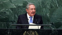 Raúl Castro confirma visita a México para noviembre