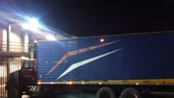 Rescatan a 129 migrantes de un tráiler y tres autobuses en Coahuila