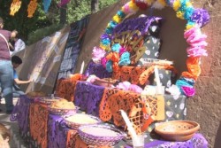 Colocan altar por mujeres asesinadas en Sinaloa
