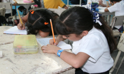 Se reanudan clases en centros educativos.