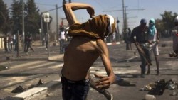 El Parlamento israelí aprueba una ley que castiga lanzar piedras con hasta 15 años de cárcel