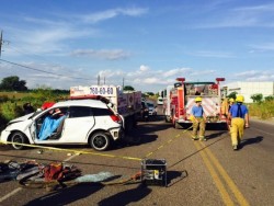 En aparatoso accidente pierde la vida una maestra de secundaria