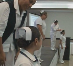 Escuela de Enfermería de la UAS, realiza ceremonia protocolaria de colocación de cofias a estudiantes.