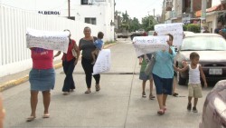 Colonos se manifiestan en el Hospital General, exponen sus demandas en materia de salud