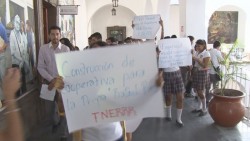 Protestan alumnos de preparatoria en el ayuntamiento de culiacán
