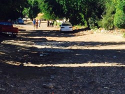 Exigen pavimentación de la calle Alberto Román en la colonia Independeincia