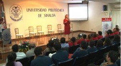 Estudiantes y docentes de la UPSIN Mazatlán, asisten a conferencia magistral.