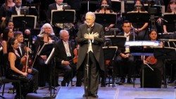 Festeja Plácido Domingo 55 años de su debut en México