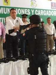 Entregan 585 armas a cuerpos Policíacos