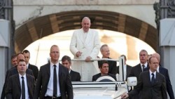 Convocan a 10 mil jóvenes para la visita del papa Francisco a México